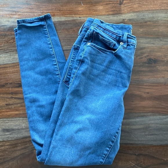 Good American Good Legs Jeans - Picture 3 of 5